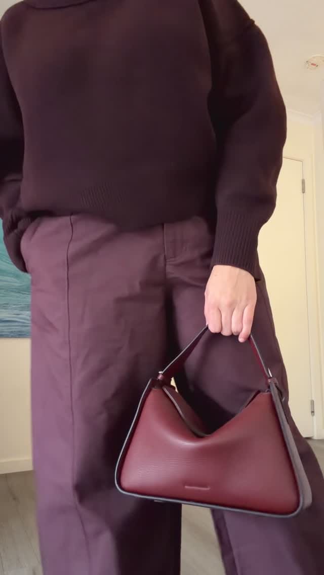 Post 7 by M A R I A     O W E N on Instagram (video)