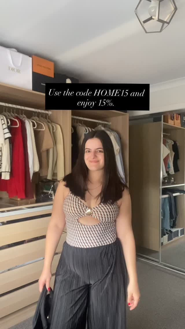 Post 8 by VICTORIA on Instagram (video)