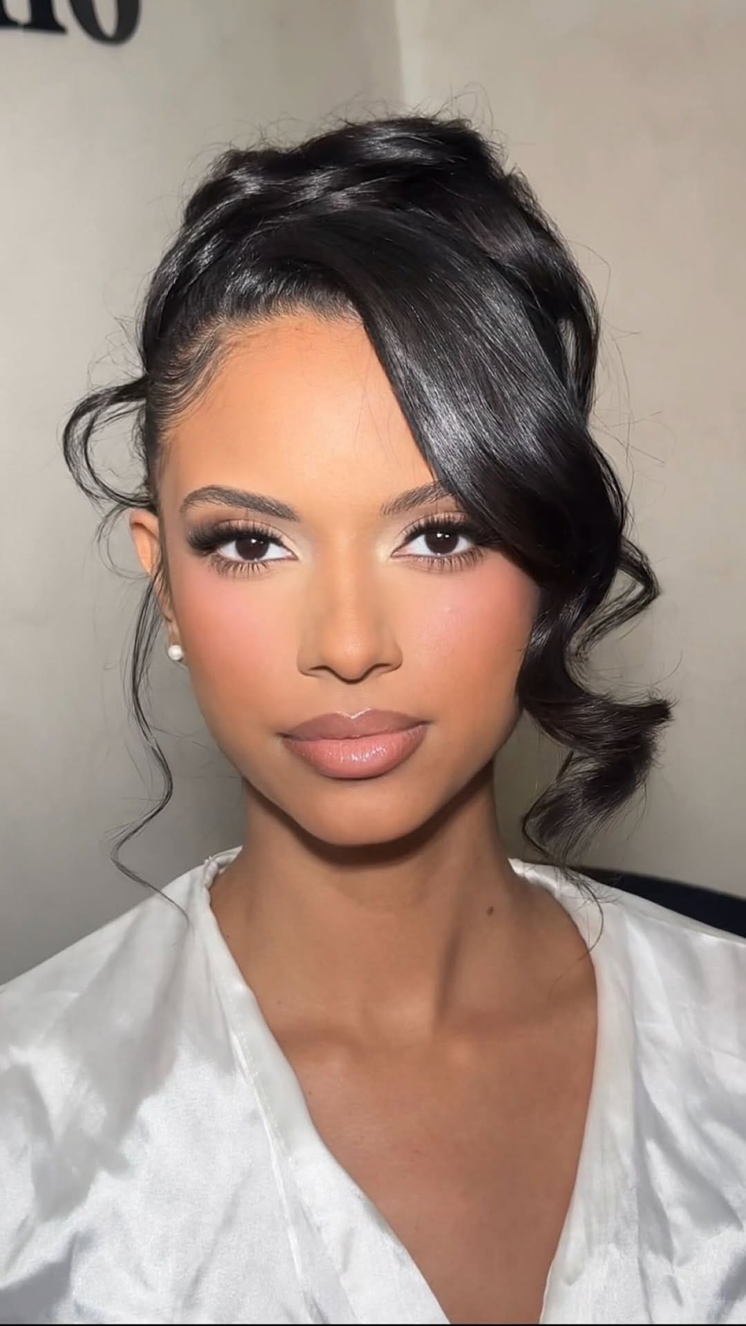 Post 4 by Victoria | Toronto Bridal Hair & Makeup on Instagram (video)