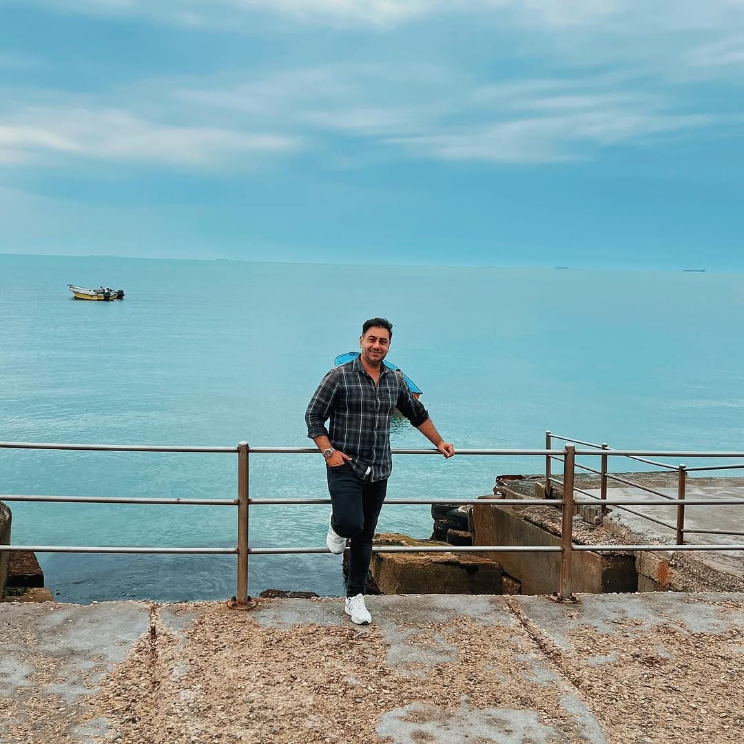 Post 7 by Rasoul Bikhof on Instagram (image)