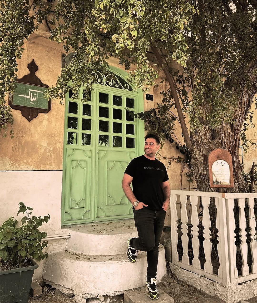 Post 8 by Rasoul Bikhof on Instagram (image)