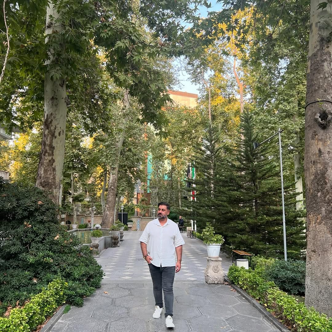 Post 5 by Rasoul Bikhof on Instagram (image)
