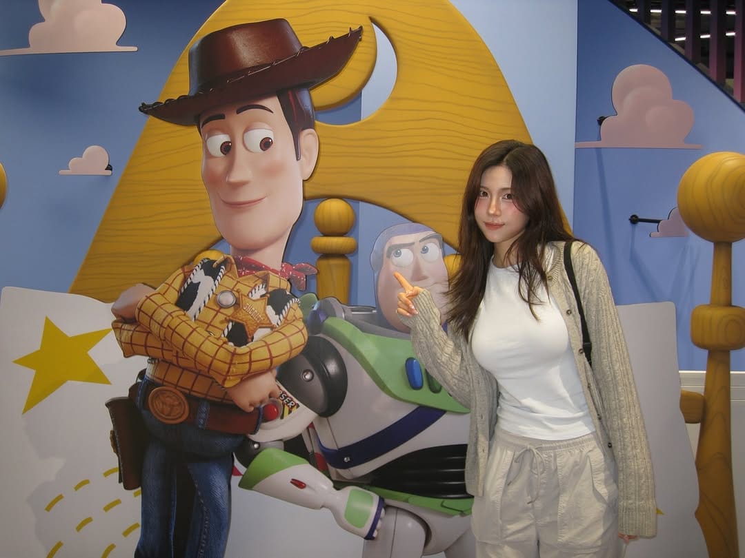Post 8 by Chelsea Seo on Instagram (carousel)