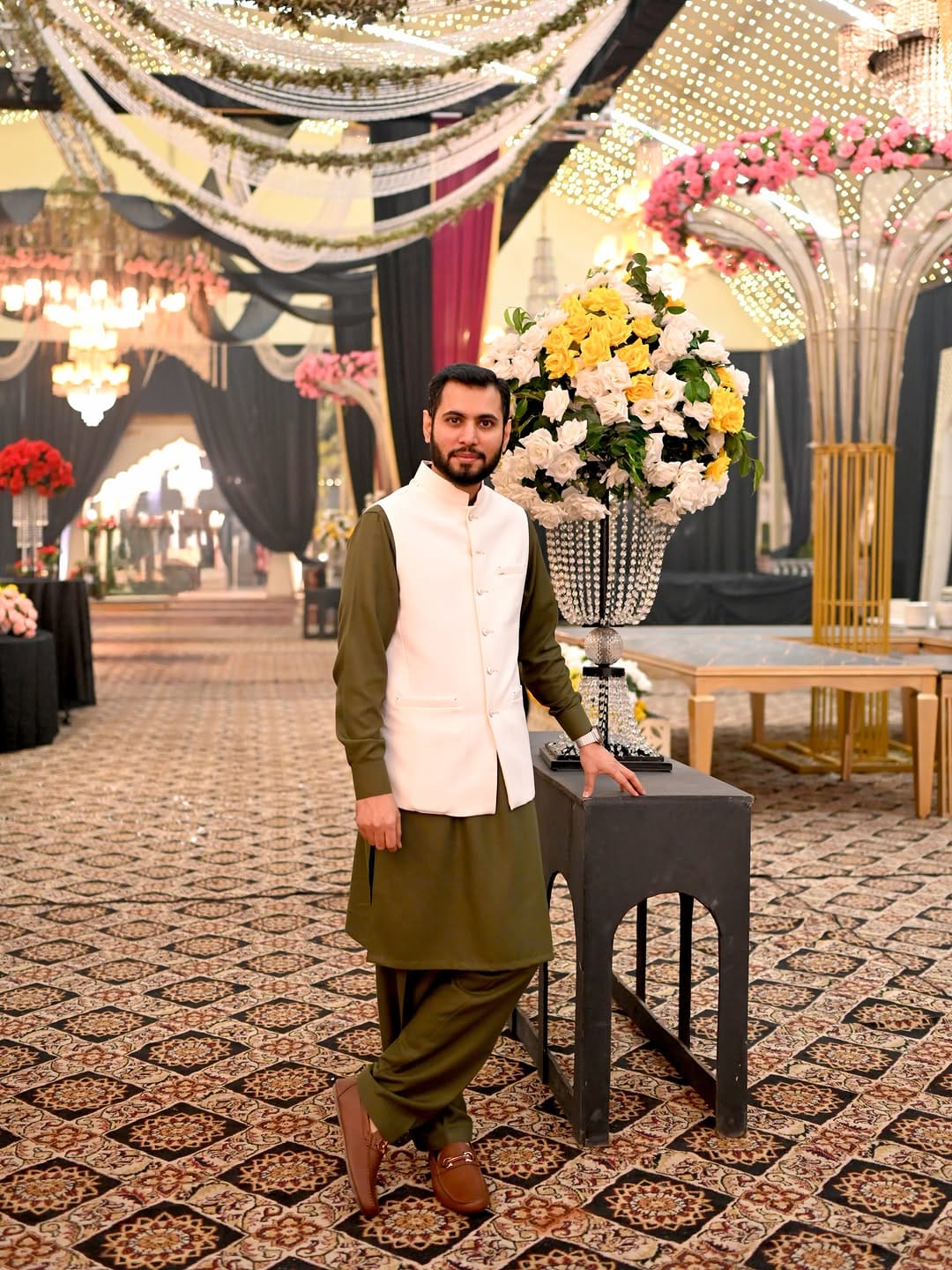 Post 4 by Hadi Mayo on Instagram (carousel)