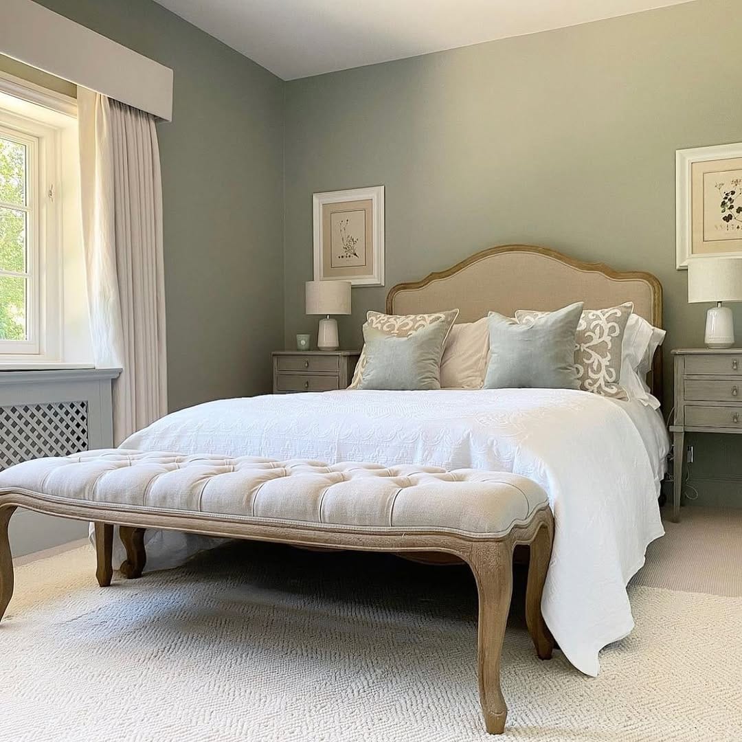 Post 9 by Rebecca - Location house on Instagram (image)