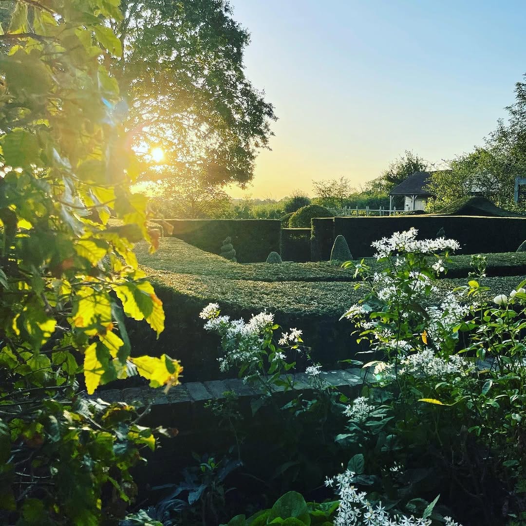 Post 8 by Rebecca - Location house on Instagram (image)