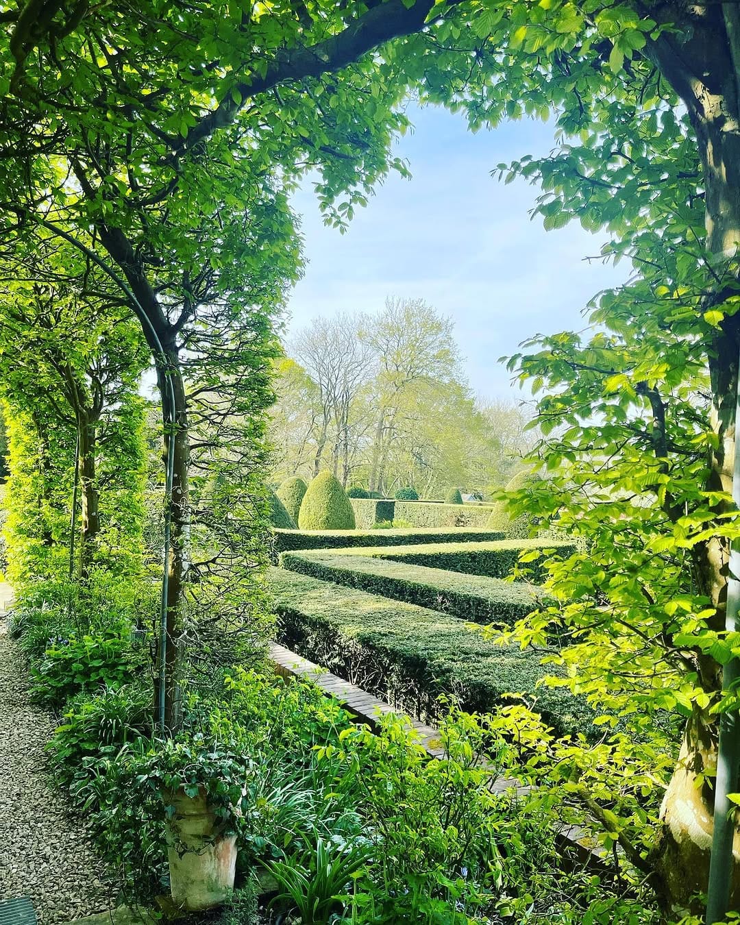 Post 6 by Rebecca - Location house on Instagram (image)