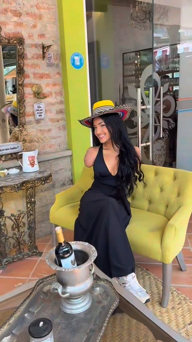 Post 5 by Victoria Salcedo on Instagram (video)