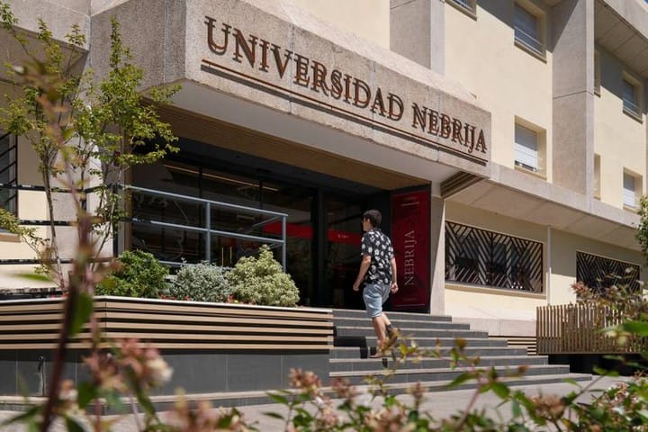 Post 8 by Universidad Nebrija on Instagram (carousel)
