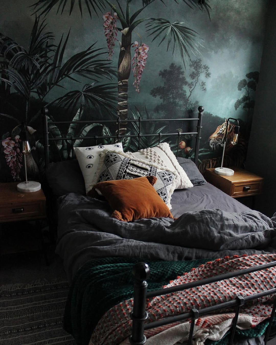 Post 1 by Amber Kaye on Instagram (image)