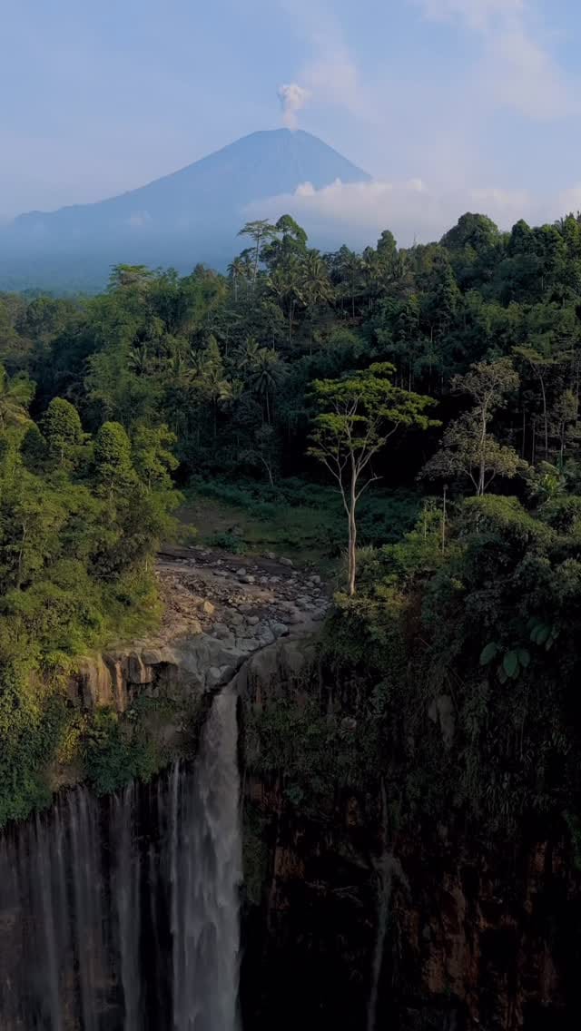 Post 4 by Travel • Nature • Earth on Instagram (video)