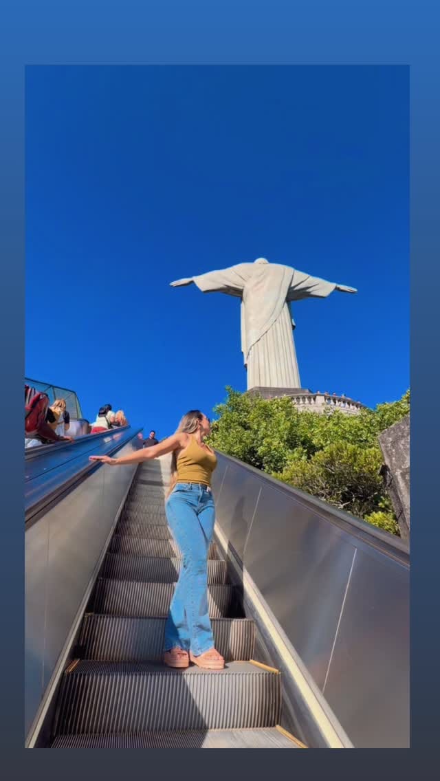 Post 2 by Paola Salcedo on Instagram (video)