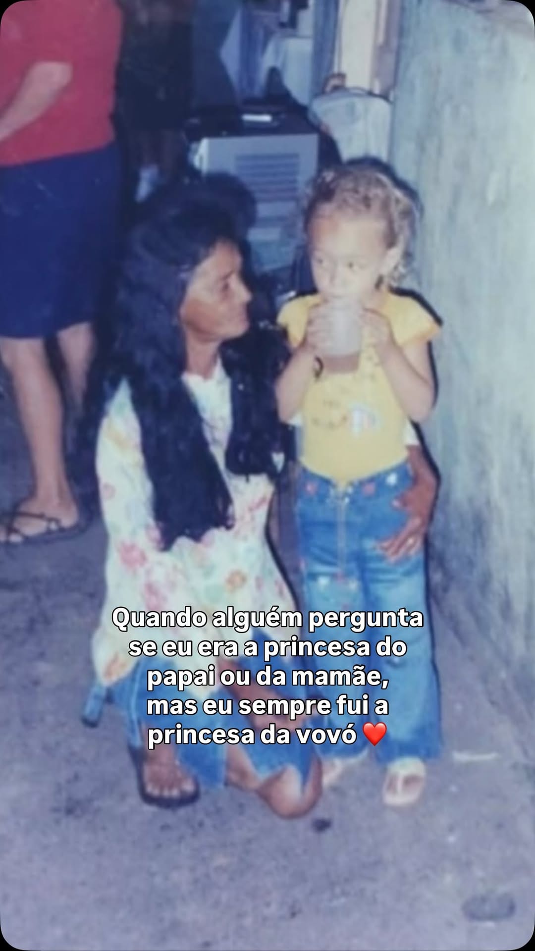 Post 2 by Victoria Gabrielly on Instagram (video)