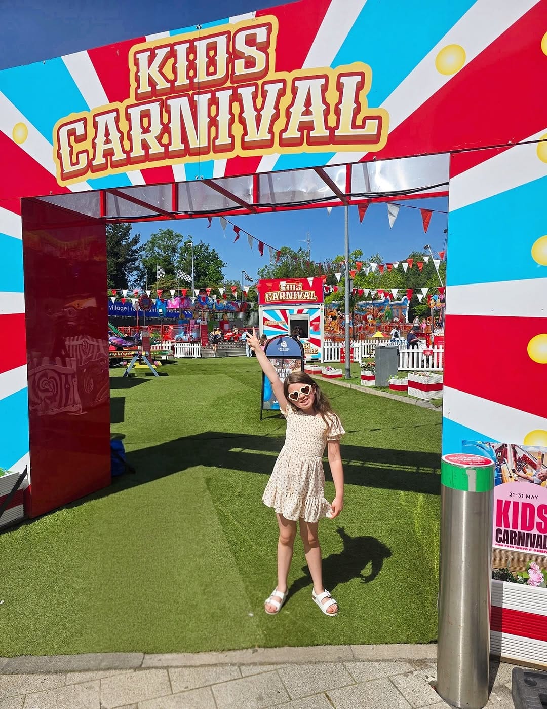 Post 2 by Laura & Hallie. on Instagram (carousel)