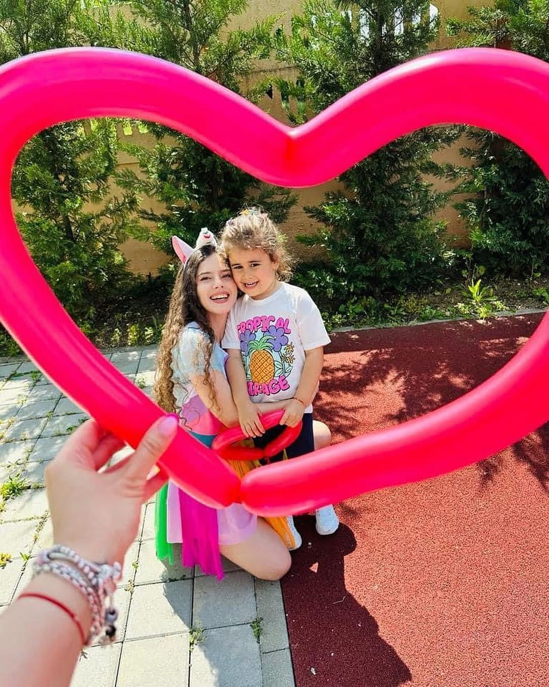 Post 2 by Gabriella on Instagram (carousel)
