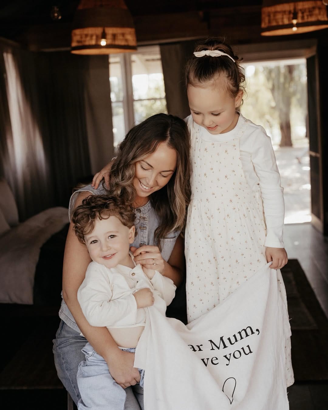 Post 7 by Echuca Newborn Family Photographer - Jas on Instagram (carousel)