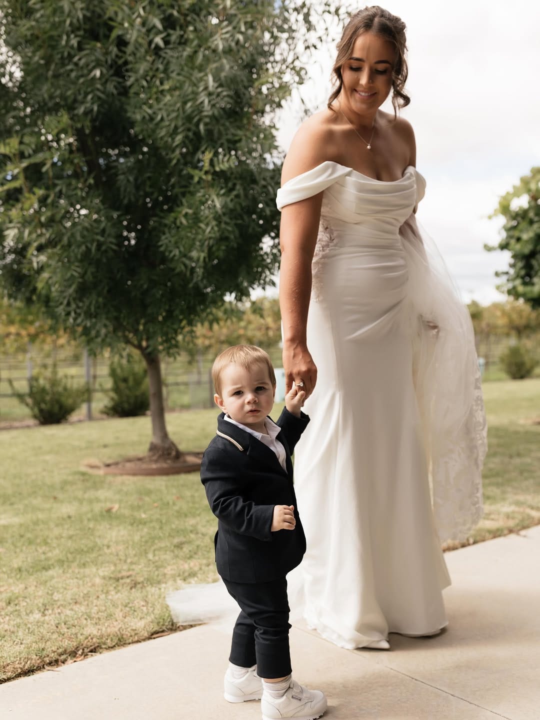 Post 5 by Echuca Newborn Family Photographer - Jas on Instagram (carousel)