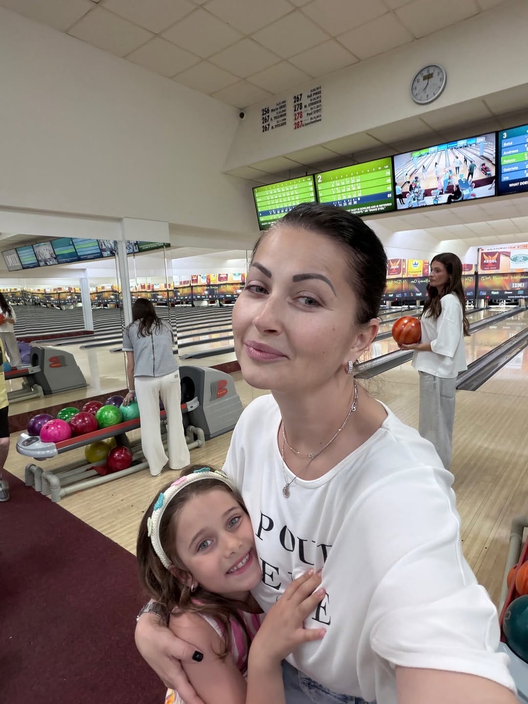 Post 8 by Gabriela Cristea on Instagram (carousel)