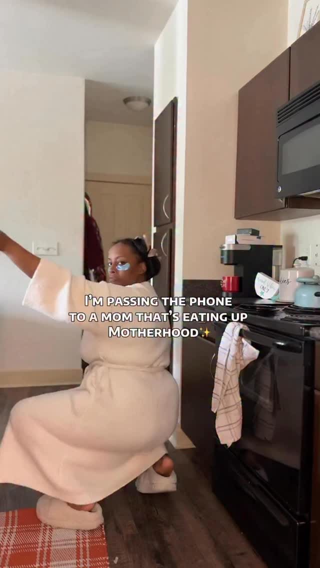 Post 6 by TeAndra on Instagram (video)