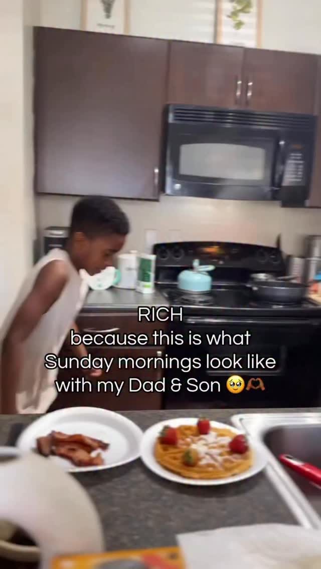 Post 4 by TeAndra on Instagram (video)