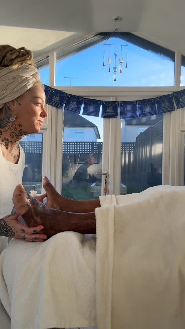 Post 8 by Meraki Room - Reflexology by Nicola Stansfield on Instagram (video)
