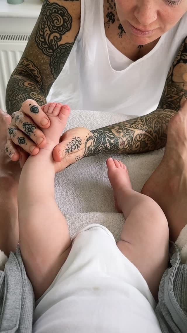 Post 4 by Meraki Room - Reflexology by Nicola Stansfield on Instagram (video)