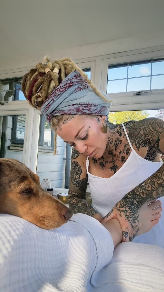 Post 3 by Meraki Room - Reflexology by Nicola Stansfield on Instagram (video)