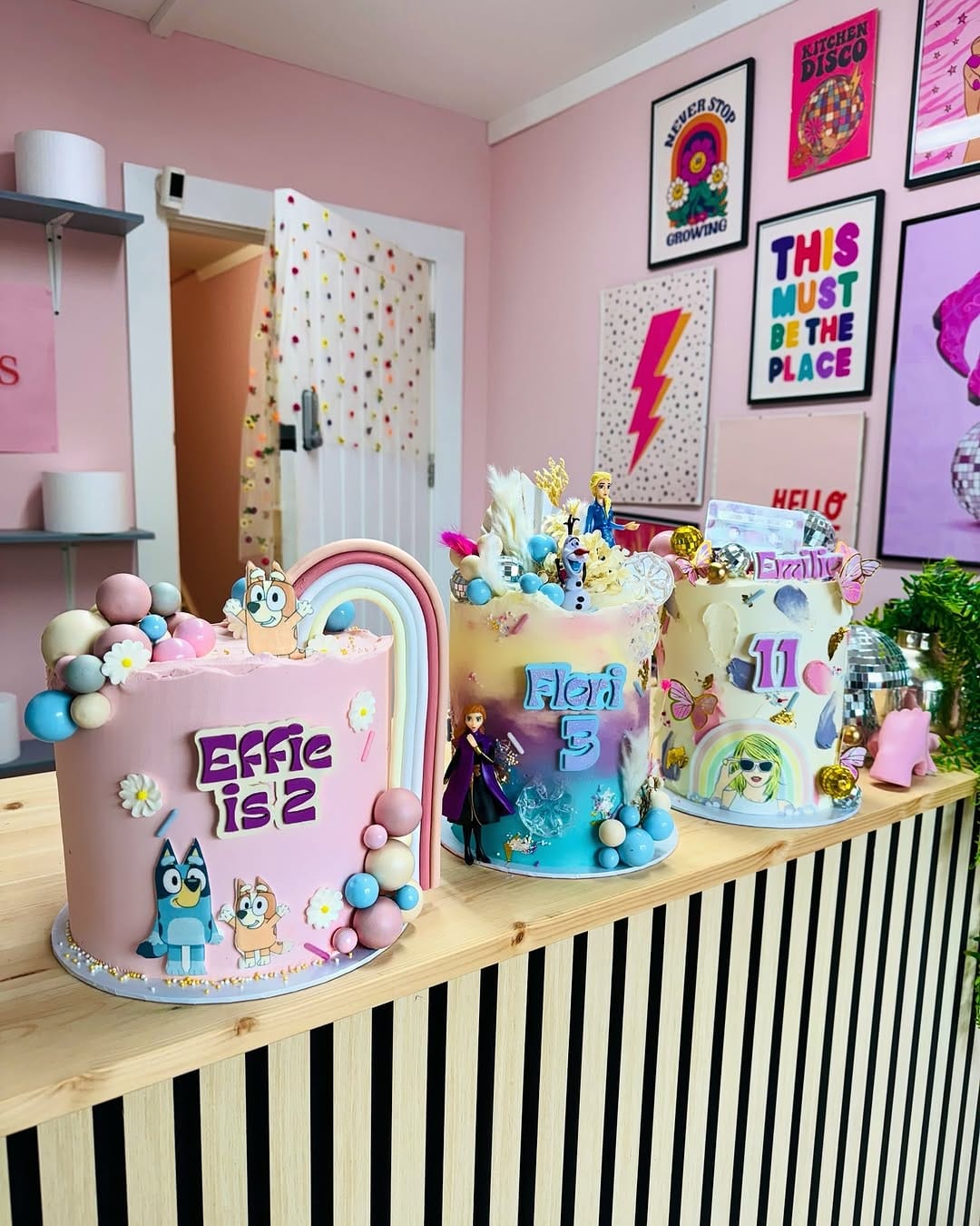 Post 6 by @chloeesbakery on Instagram (carousel)