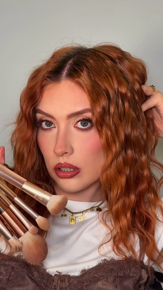 Post 5 by Victoria Grace Robson on Instagram (video)
