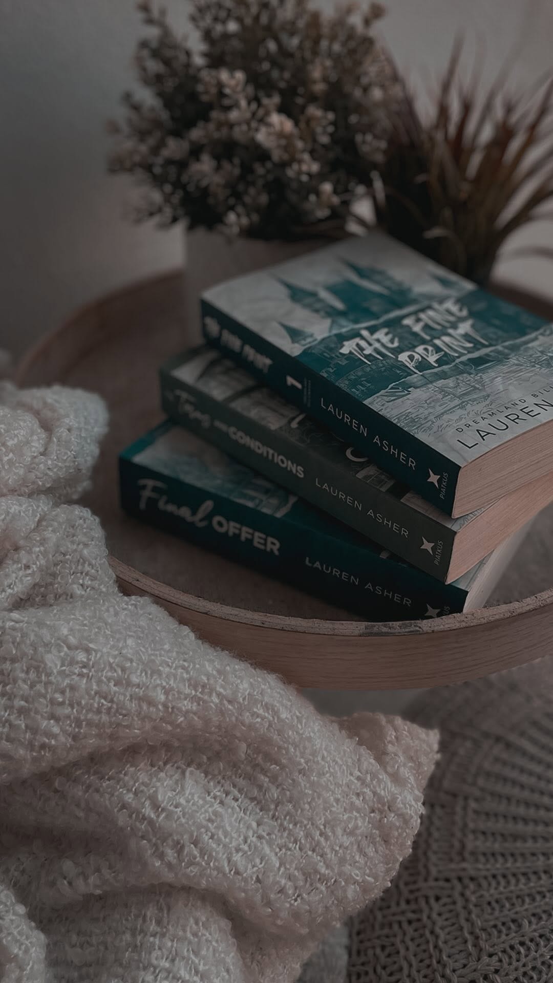 Post 7 by Lucy | Bookstagram on Instagram (video)