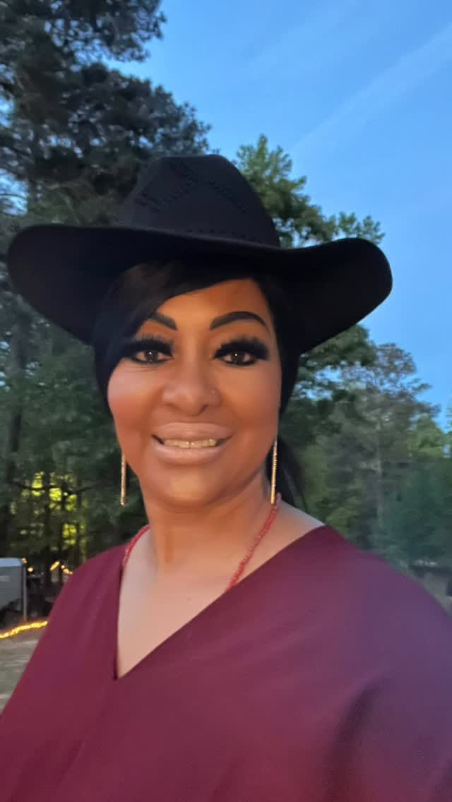 Post 5 by Victoria Angel 🧿 Strickland on Instagram (video)