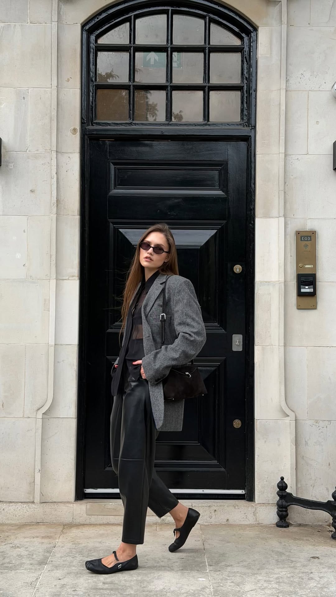 Post 7 by Lena Muntyan / designer, artist & content creator on Instagram (video)