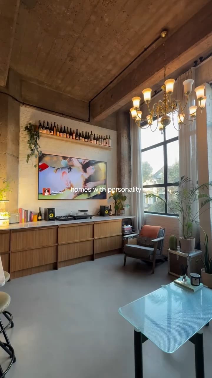 Post 8 by Onebedwarehouse on Instagram (video)