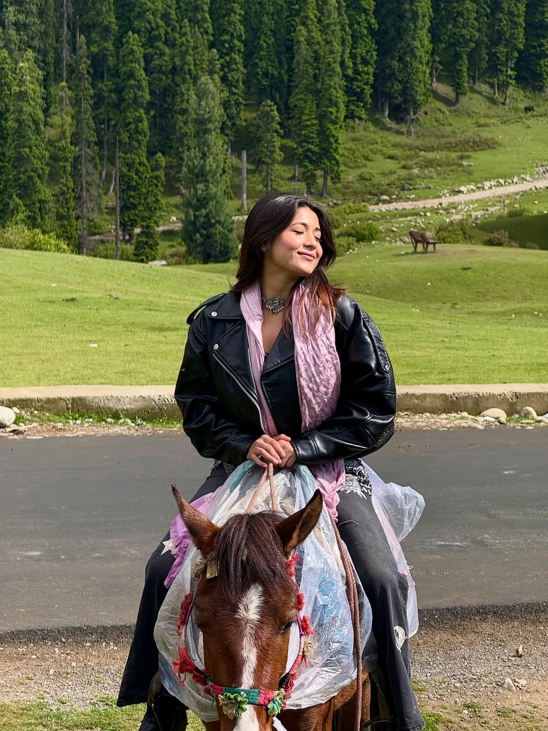 Post 3 by Sakshi Shrivas on Instagram (carousel)