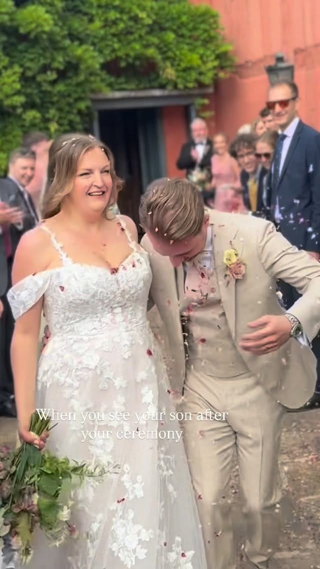 Post 8 by Alicia Victoria | Gloucestershire wedding photographer on Instagram (video)