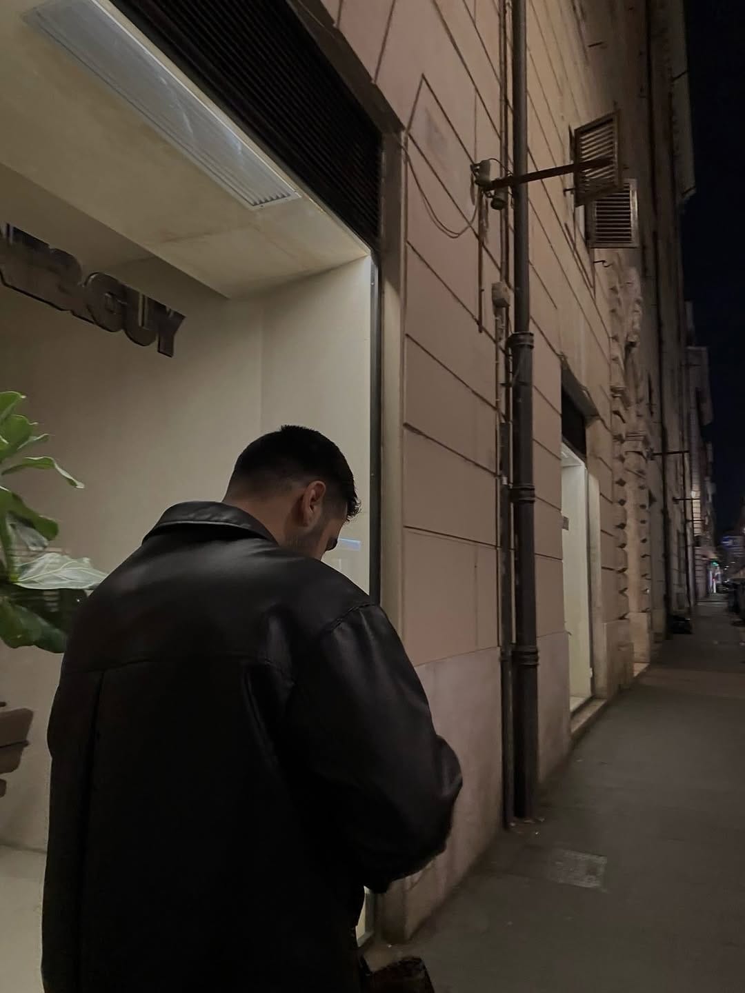 Post 3 by R A F A E L ' on Instagram (image)