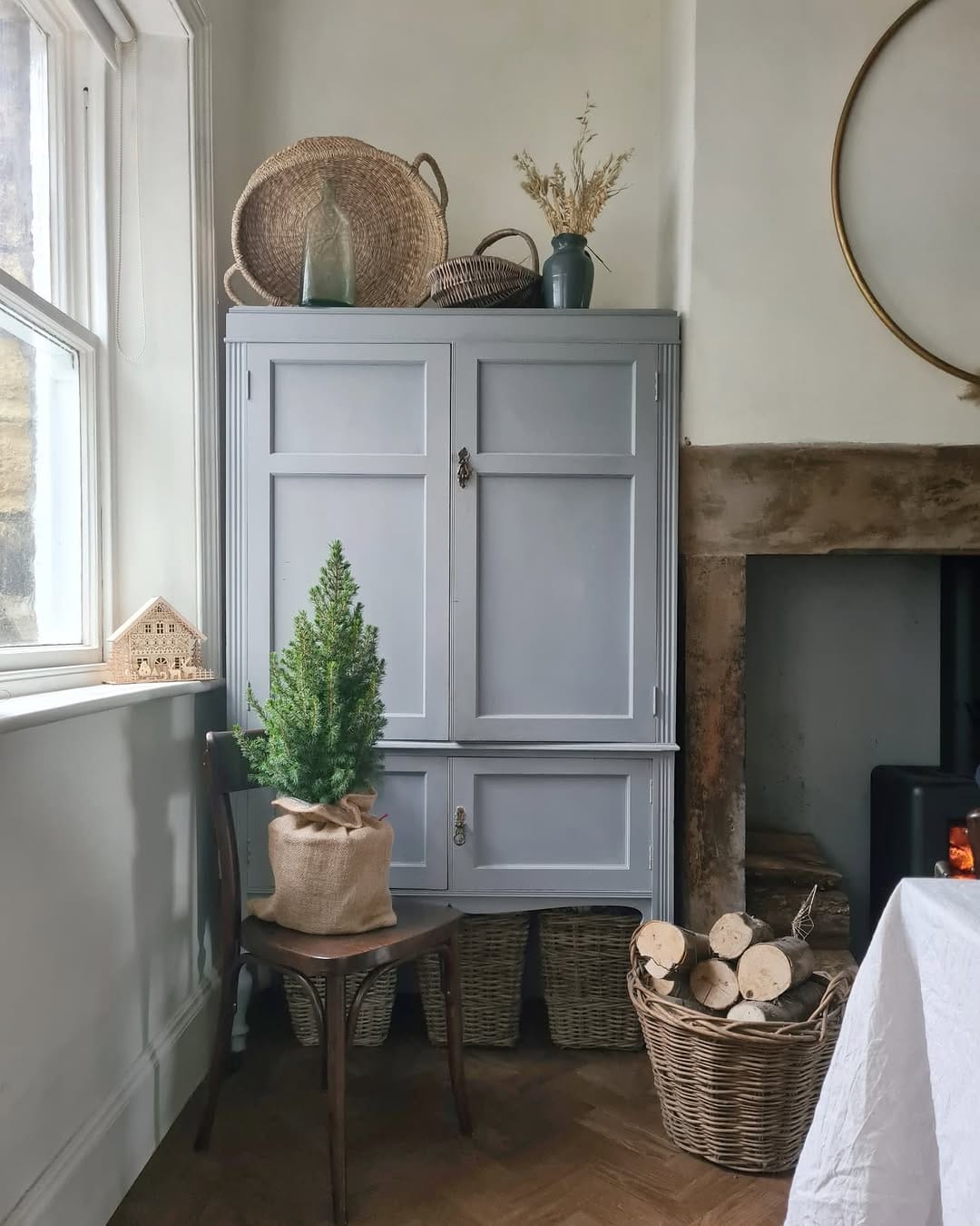 Post 7 by Jo | Neutral Vintage Home on Instagram (image)