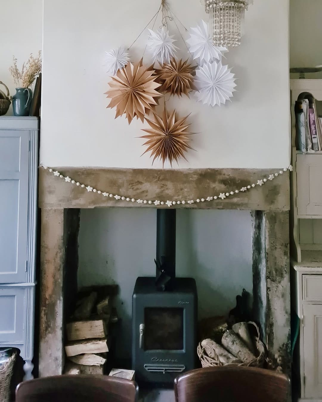 Post 8 by Jo | Neutral Vintage Home on Instagram (image)