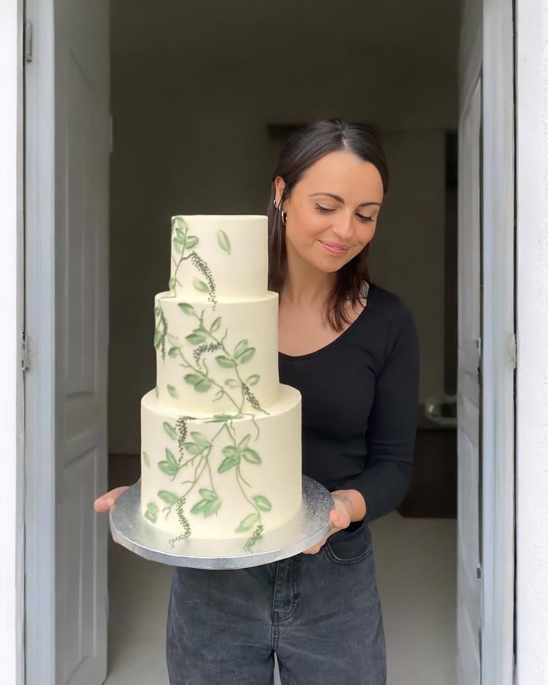 Post 8 by WhatLeilaBakes Vegan Bakery on Instagram (carousel)