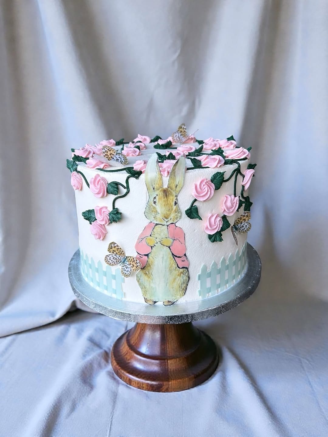 Post 5 by WhatLeilaBakes Vegan Bakery on Instagram (carousel)