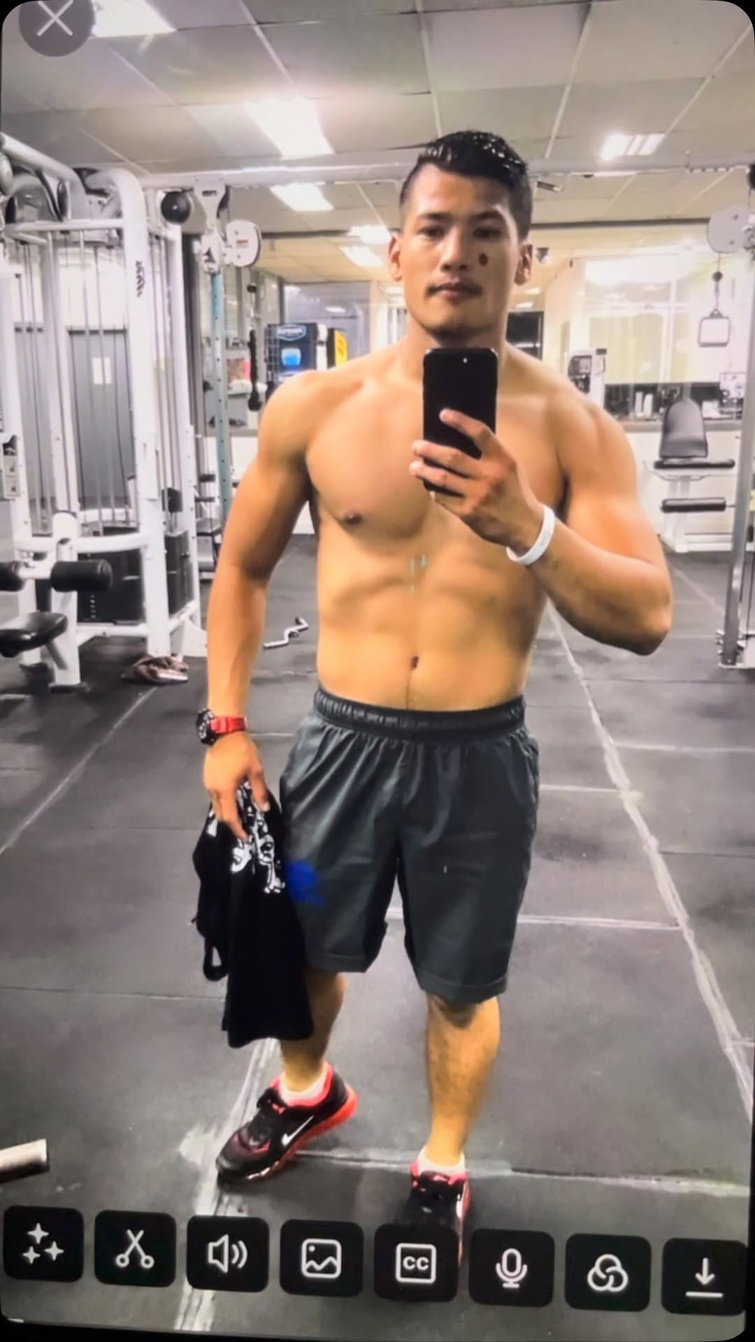 Post 3 by Lukasfit on Instagram (video)