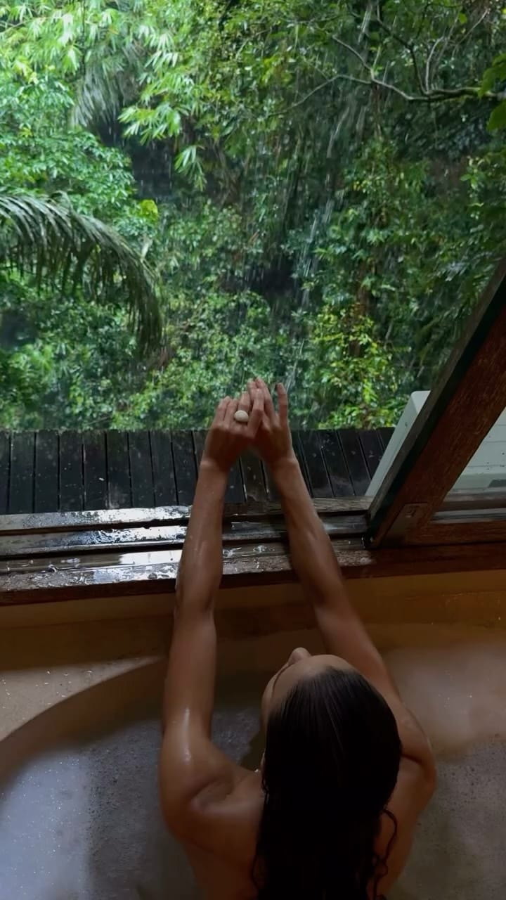 Post 6 by Yulia Baggs on Instagram (video)
