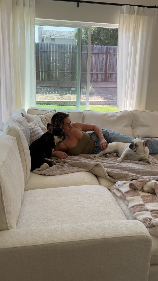 Post 9 by Victoria Tschopp on Instagram (video)