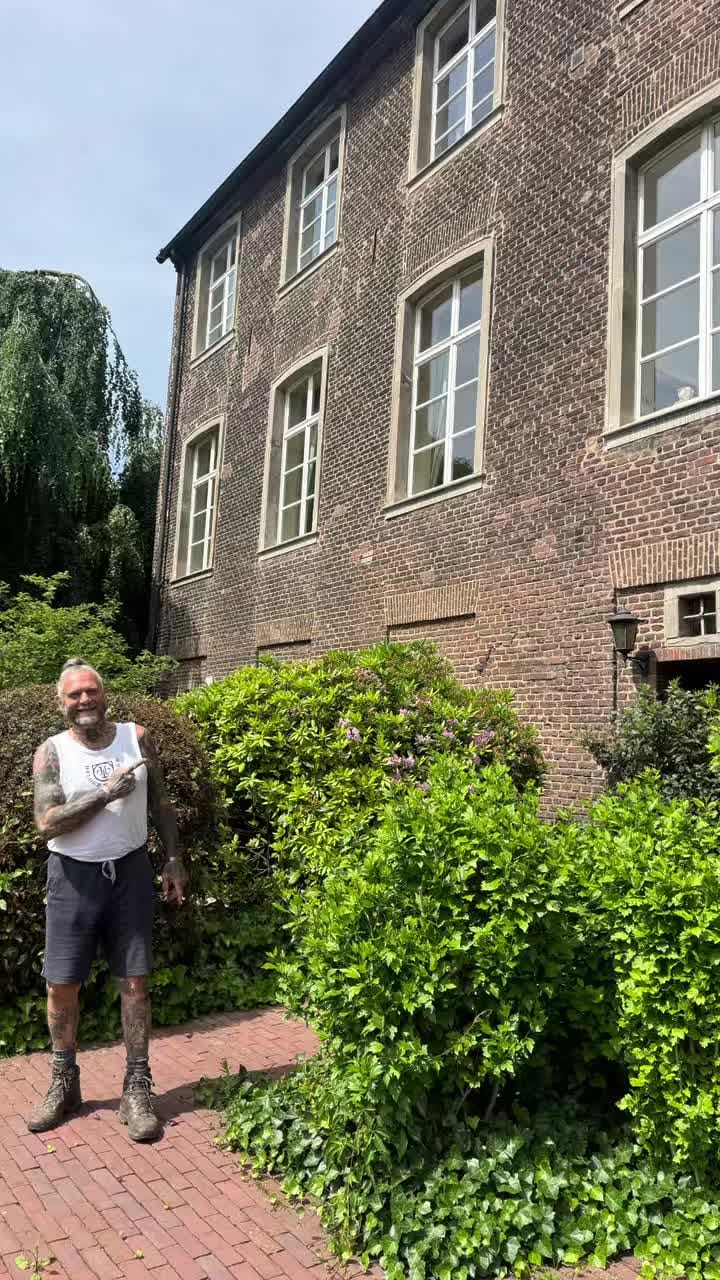 Post 3 by Ralf Seeger on Instagram (video)