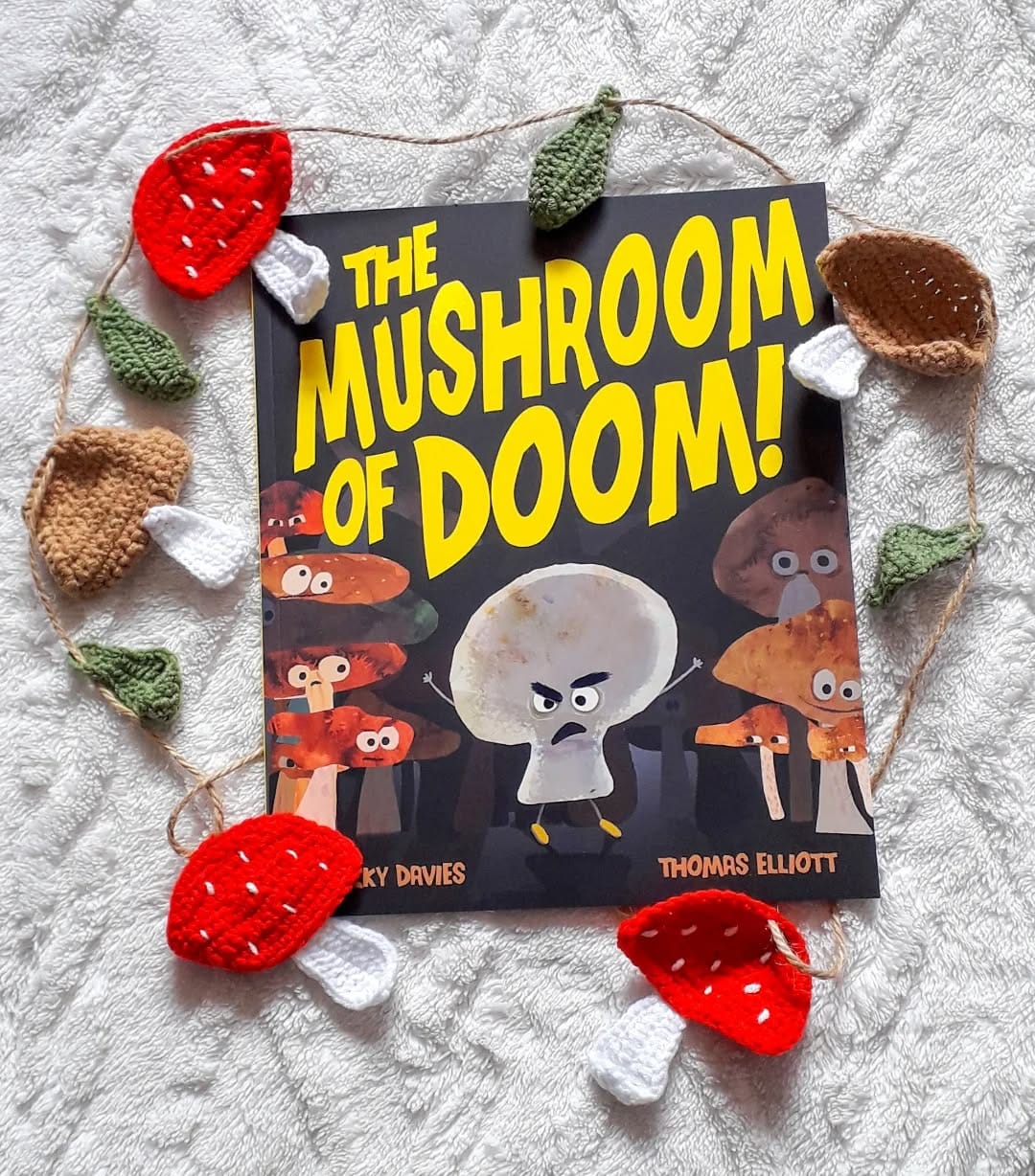 Post 10 by Lily's Little Bookshelf on Instagram (carousel)