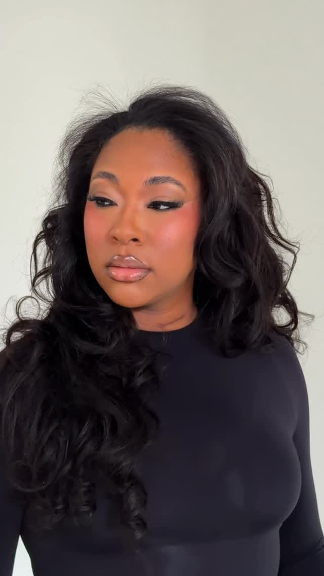 Post 3 by Victoria Lauren on Instagram (video)