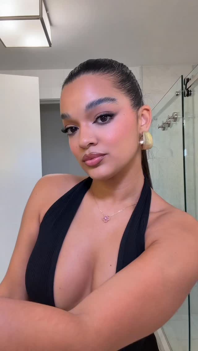 Post 7 by Victoria Lauren on Instagram (video)