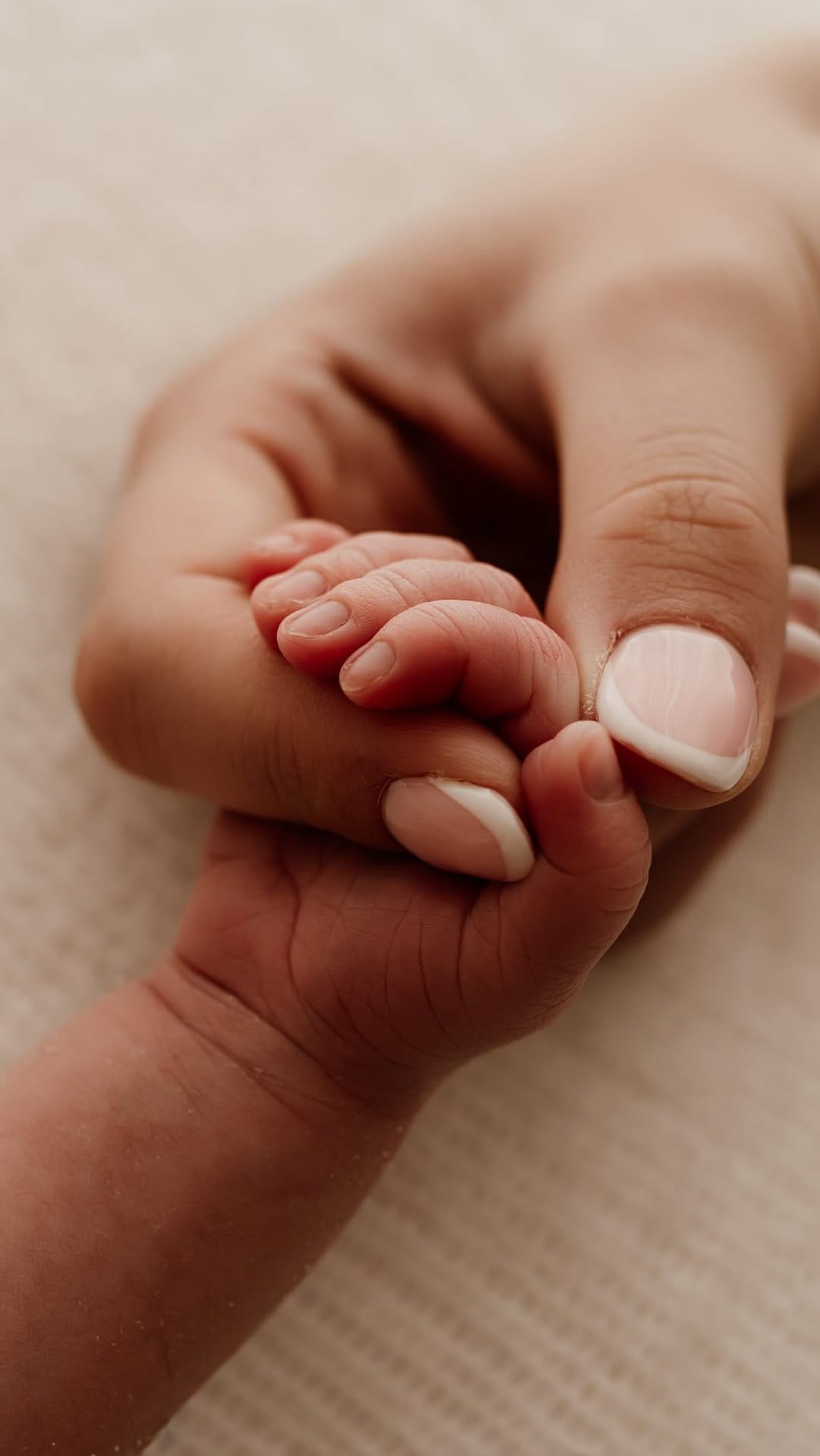 Post 4 by Essex Newborn Photographer | Hannah Woodhead on Instagram (video)