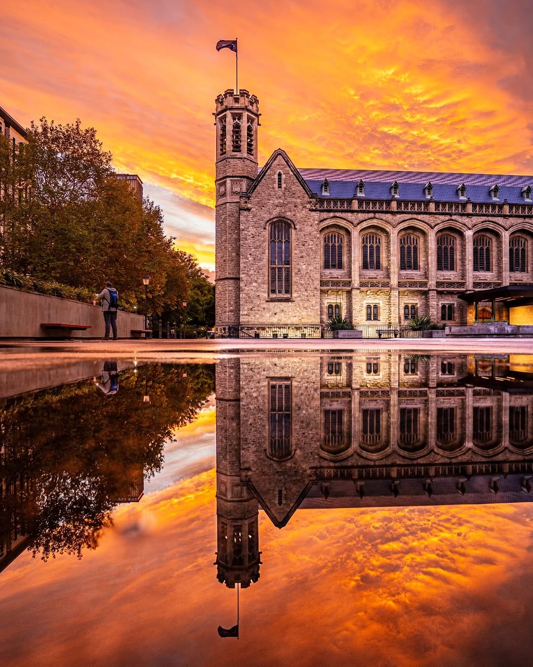 Post 4 by Joe Nes - Adelaide cityscape on Instagram (image)