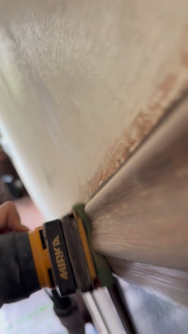 Post 9 by Elite Decorating on Instagram (video)